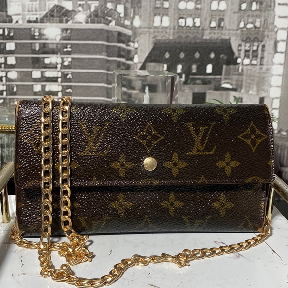 SOLDAuthentic Louis Vuitton Monogram International Long Wallet - Picture 3 of 13
